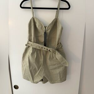 House of Harlow 1960 Cream Apparel